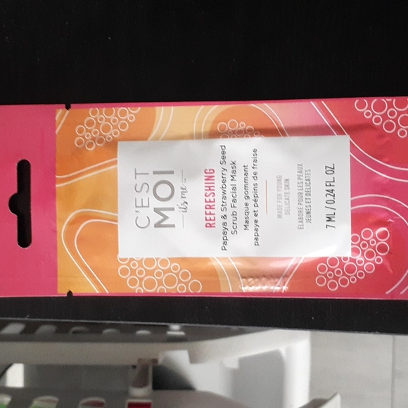 Other - C est moi refreshing papaya strawberry 🍓 seed scrub facial mask